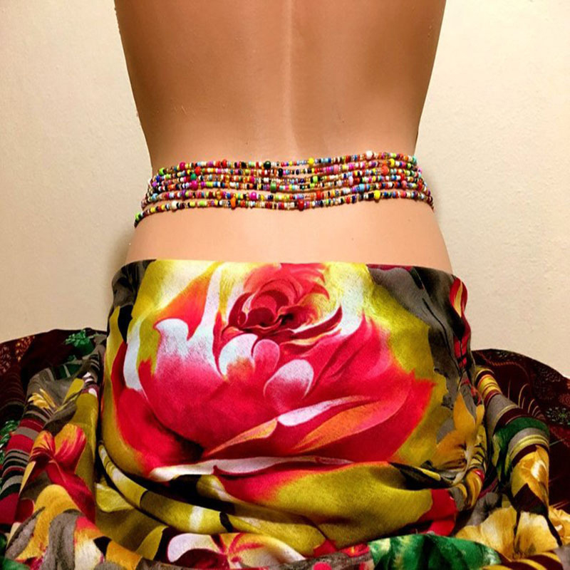 Body Jewelry For You - Kobiety z warstwowymi koralikami łańcuszek na
